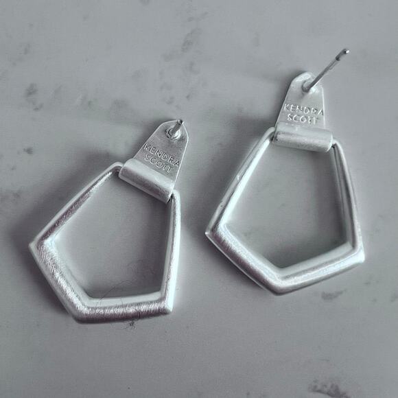 Kendra Scott Paxton Door Knocker Earrings Silver Tone Small - Picture 6 of 8